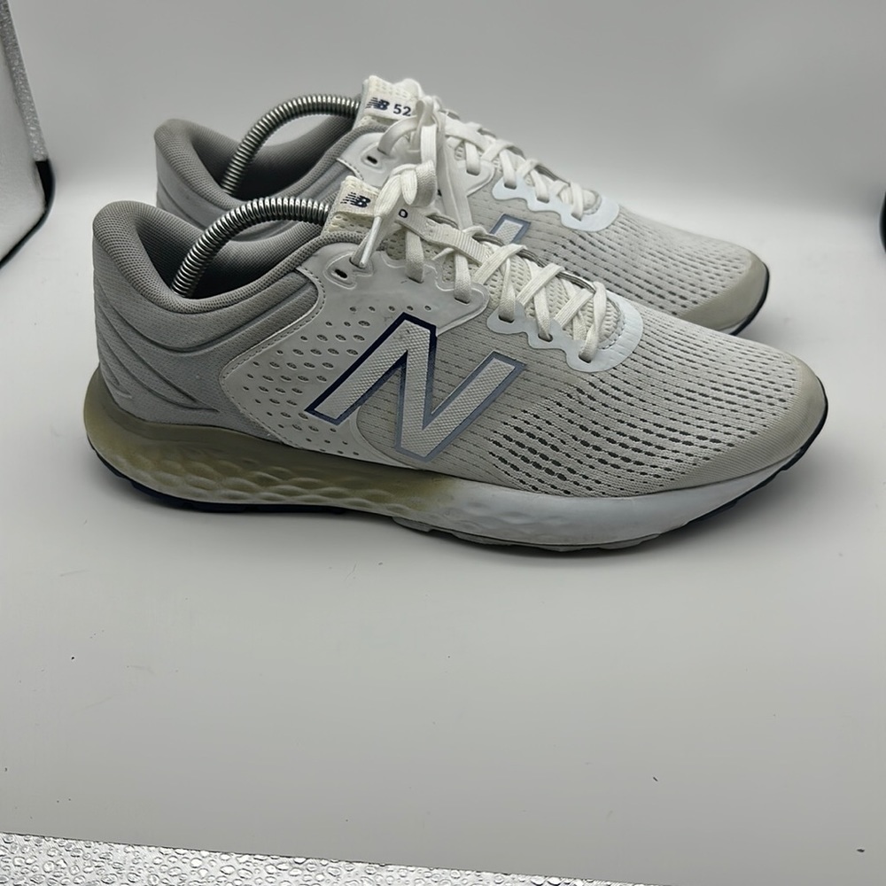 New Balance 520 Runners Size 10 4 E White & Blue